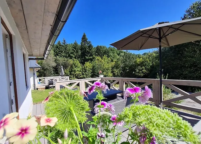 Stiavnicke Chalupky Pri Richnavskych Jazerach