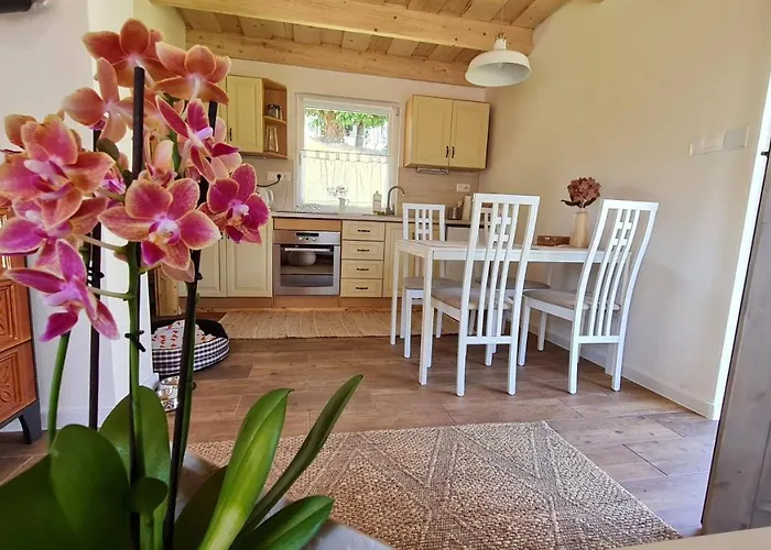 Semesterbostad Stiavnicke Chalupky Pri Richnavskych Jazerach